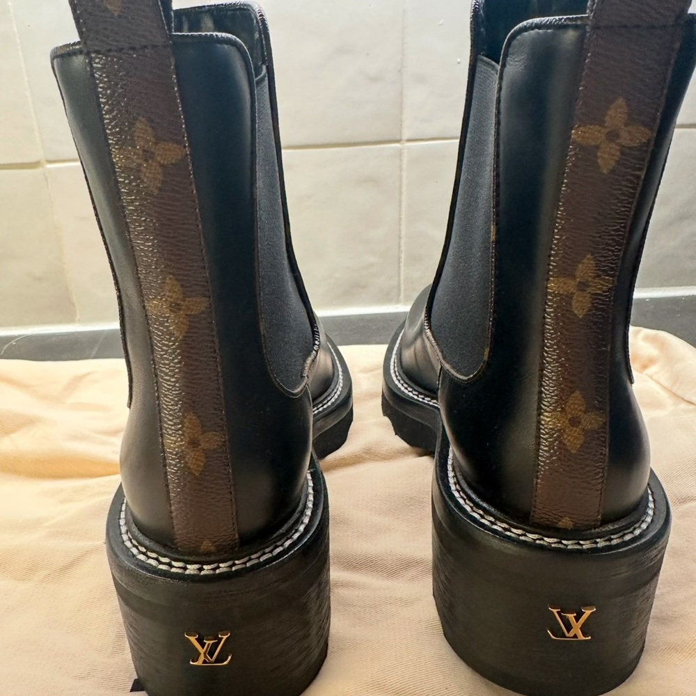 Louis Vuitton Authentic Ankle Boot - Picture 1 of 8